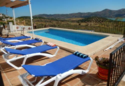 Villa Mariposa Large 2 Bedroom Lake Views
