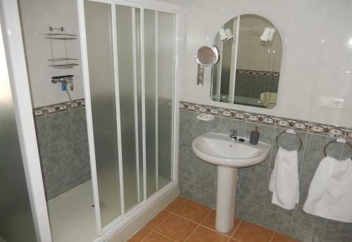 Villa Mariposa Large 2 Bedroom Lake Views