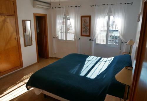 Villa Mariposa Large 2 Bedroom Lake Views