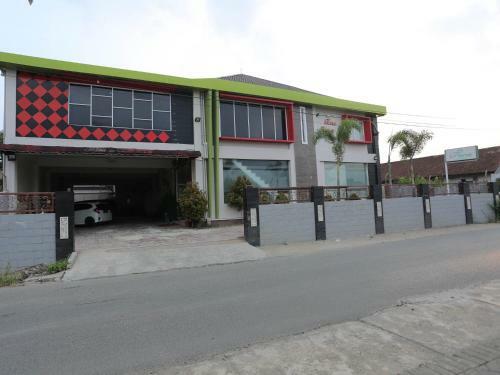 Hotel Oyo 1864 Tiara Guest House