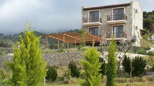 Tsira Hotel
