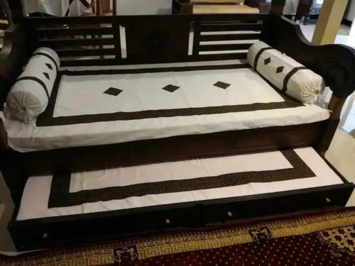 Hostal D'topadan Guest House