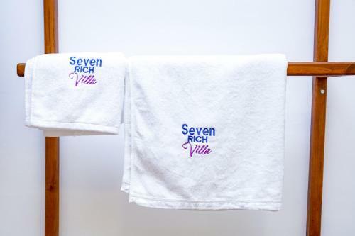 Hostal Seven Rich Villa