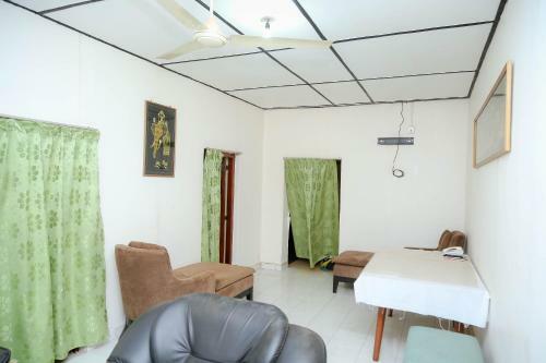 Hotel Dinora Resort Anuradhapura
