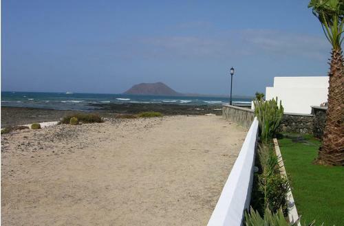 Villa Maluhia Beachfront