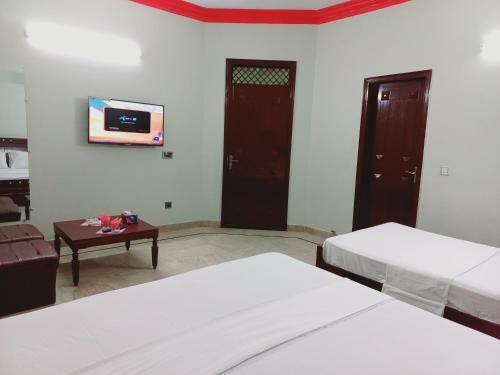 Cosy Inn Hotel Near Millennium