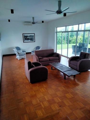 Villa Pd High Top Bungalow Homestay