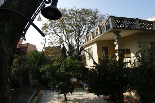 Hostal Laughing Buddha Hotel & Garden Theater