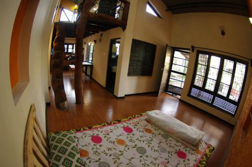 Hostal Laughing Buddha Hotel & Garden Theater