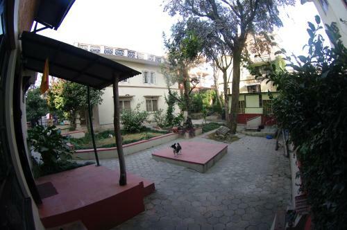 Hostal Laughing Buddha Hotel & Garden Theater