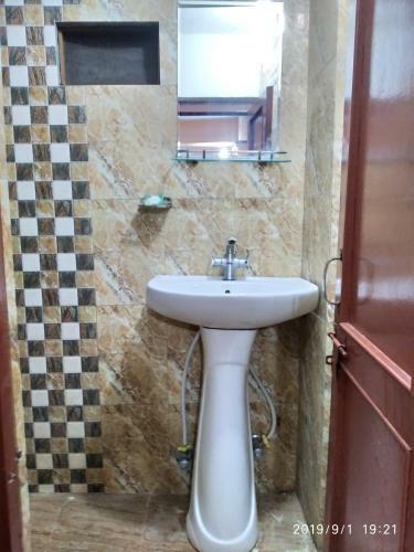 Hostal Nirvaan Guest House