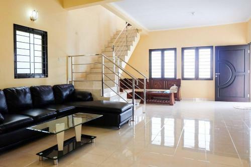Double E Villa