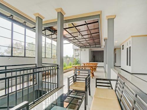 Hotel Oyo 90396 The Halona Villa Batu