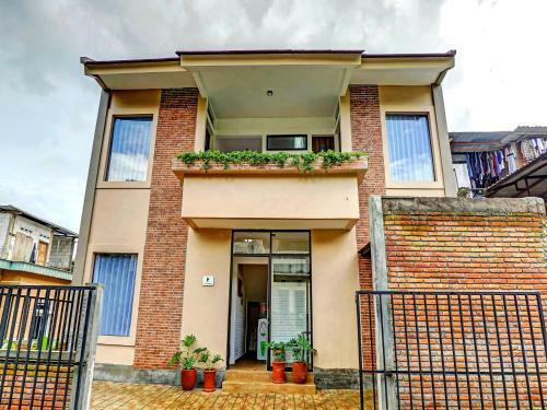 Hotel Oyo 90828 Ara Guest House
