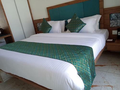 Hotel Angel Lords Eco Inn Amreli