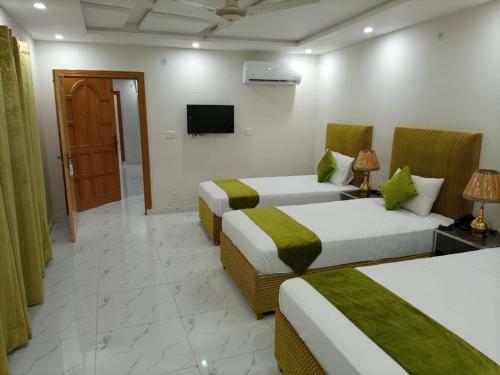 Family Hotel Davis Road Lahore