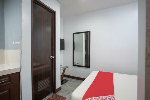 Hotel Vaccinated Staff - Oyo 549 Sajj Bldg