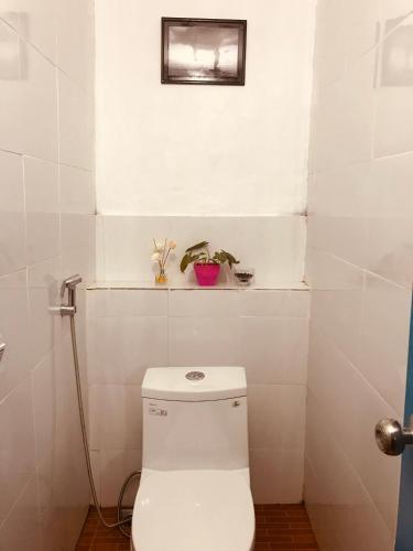 Naga Hostel & Caf�