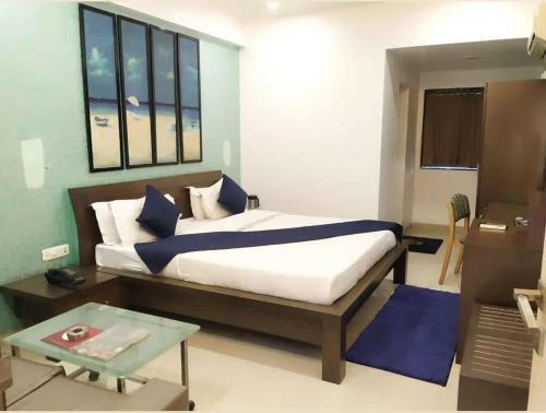 Hotel The Laksh Residencys