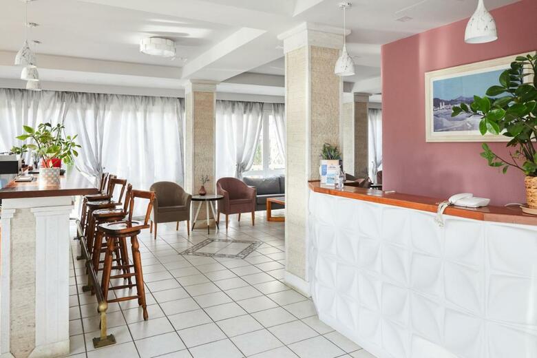 Hotel Klonos Anna
