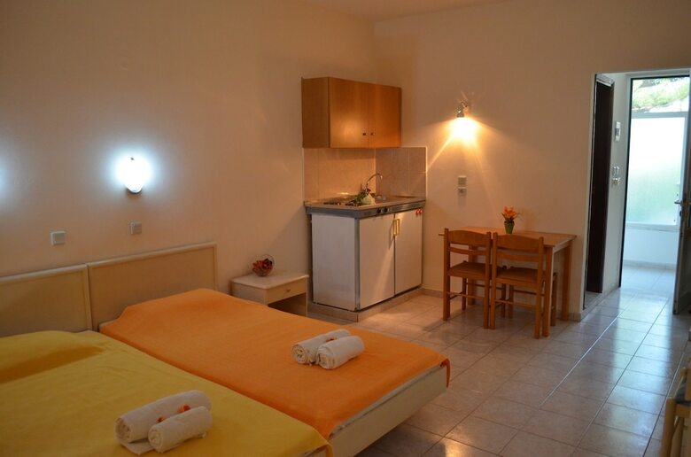Aparthotel Kremasti Memories