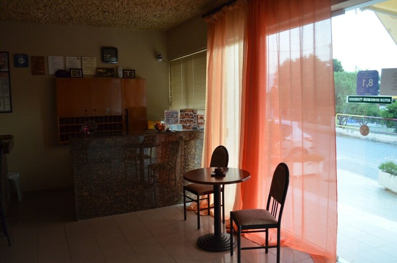 Aparthotel Kremasti Memories