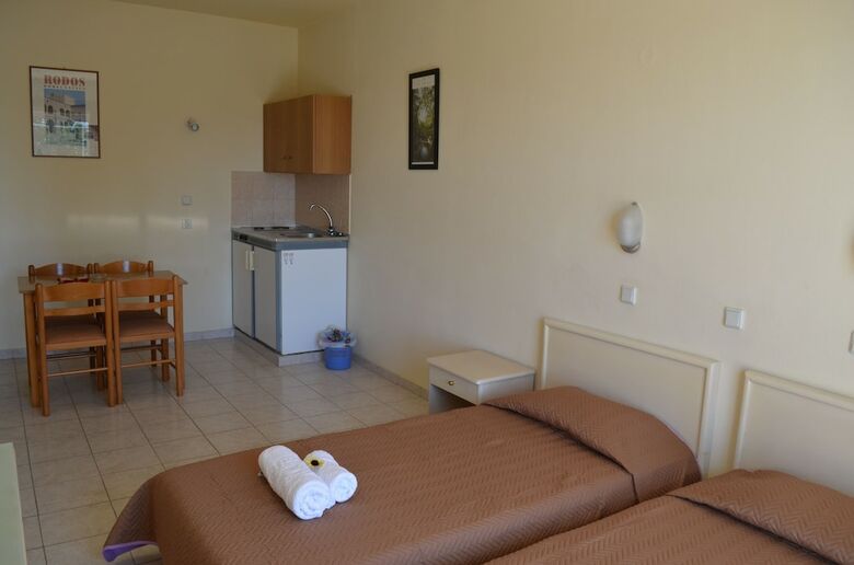 Aparthotel Kremasti Memories