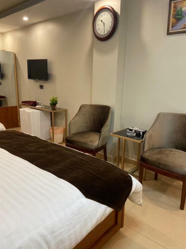 Grand Luxury Hotel