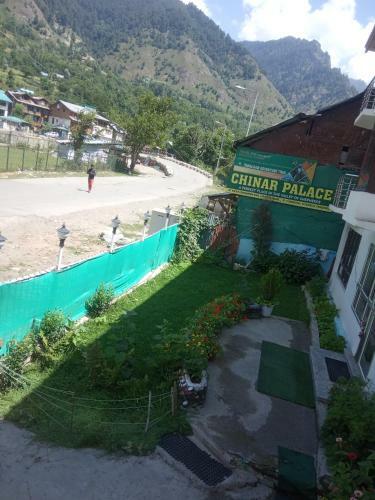 Hotel Chinar Palace