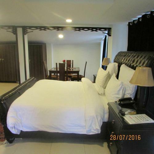 Cosy Knock Hotel