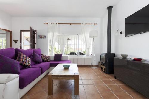 Villa Celi: Sea- & Mountain View, Peaceful & Comfortable.