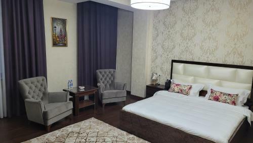 Hotel Ayni