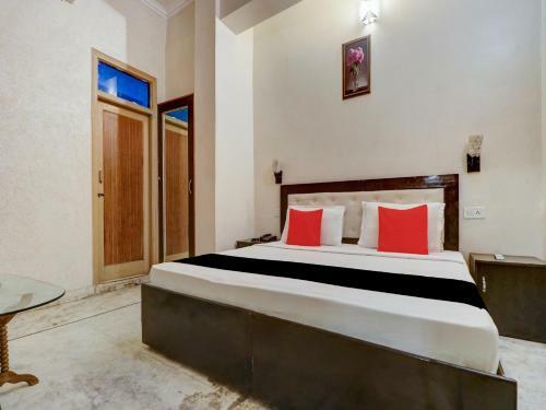 Oyo Capital O 73432 Hotel Divine