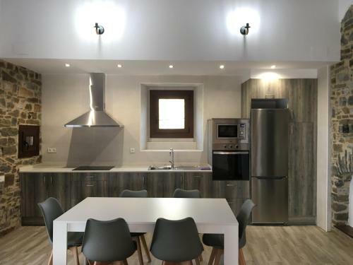 Apartamentos Bajo Pe�a