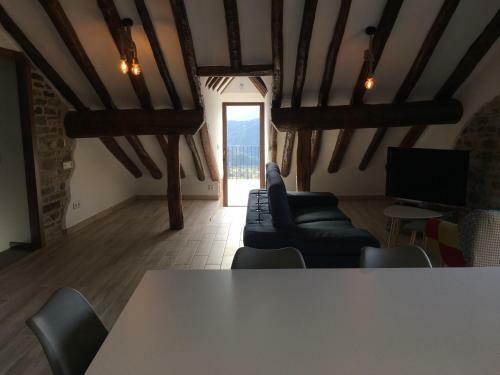 Apartamentos Bajo Pe�a