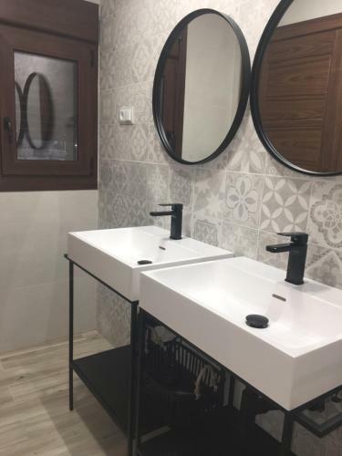 Apartamentos Bajo Pe�a