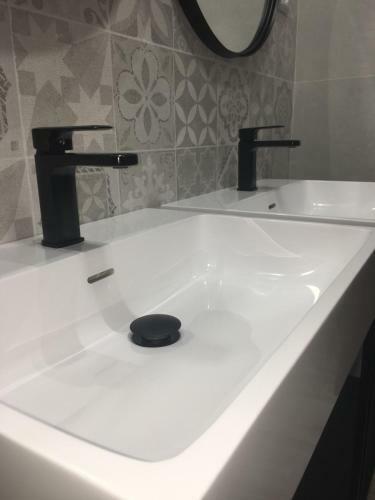 Apartamentos Bajo Pe�a