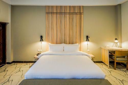 Hotel Roomy Crossroads