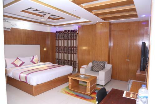 Hotel Platinum Ltd