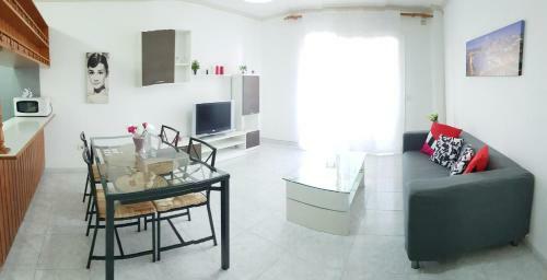 Lovely Apartment In Medano Tenerife