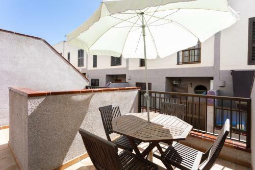 Home2book El M�dano Beach