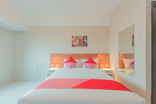 Hotel Vaccinated Staff - Oyo Flagship 750 Mont Blanc