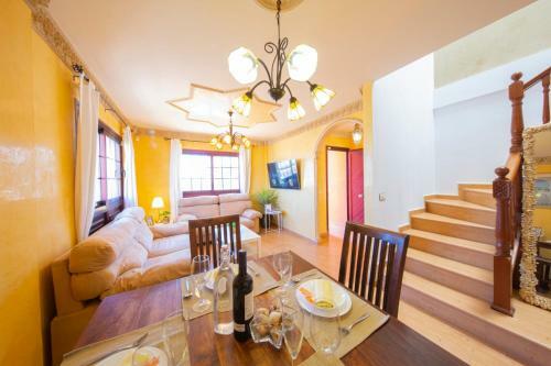 The Sunflower Villa - By Medano4you
