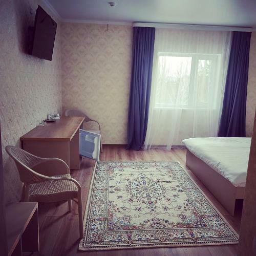 Hotel ???-??