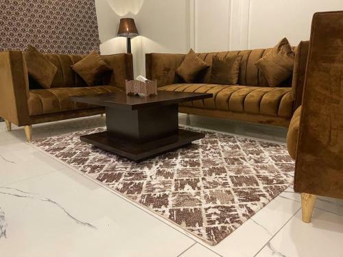 Luxury Apartment/ Prime Location/ Bahria Town
