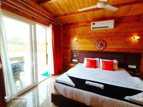 Hotel Bliss Water Resort