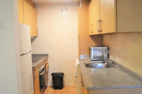 Apartament Acollidor Amb UNA Gran Llar de Foc