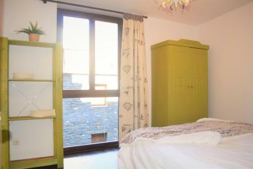 Apartament Acollidor Amb UNA Gran Llar de Foc