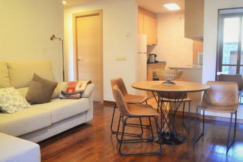 Apartament Acollidor Amb UNA Gran Llar de Foc