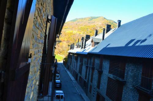 Apartament Acollidor Amb UNA Gran Llar de Foc